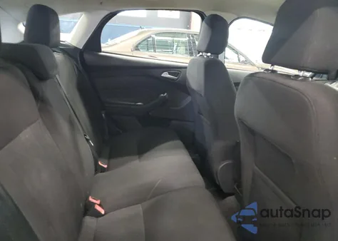 2016 Ford Focus Se z USA, uszkodzony, nr VIN 1FADP3K2XGL390438